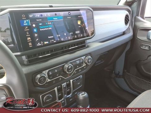 Certified 2024 Jeep Wrangler Unlimited Sport AWD/4WD image 36