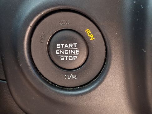 Used 2020 Jeep Gladiator Rubicon w/ Cold Weather Group image 22