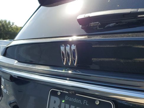 New 2026 Buick Enclave Avenir w/ Super Cruise Package FWD image 7