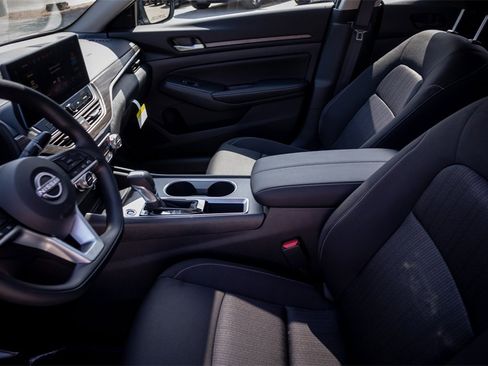 New 2025 Nissan Altima 2.5 SV w/ SV Special Edition Package image 7