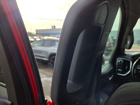 Used 2022 GMC Sierra 2500 SLE w/ SLE Value Package; image 29