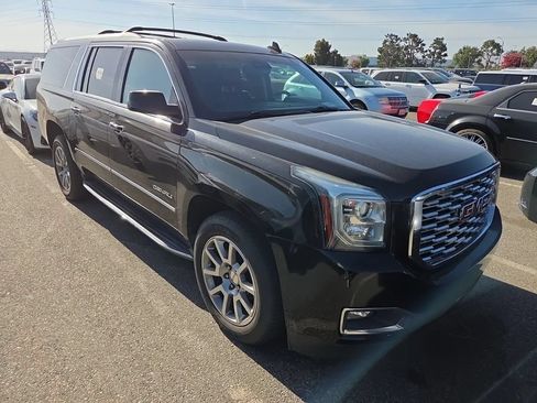 Used 2018 GMC Yukon XL Denali RWD image 5