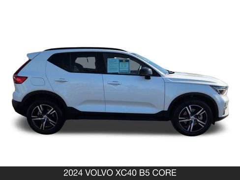 Used 2024 Volvo XC40 B5 Core image 6