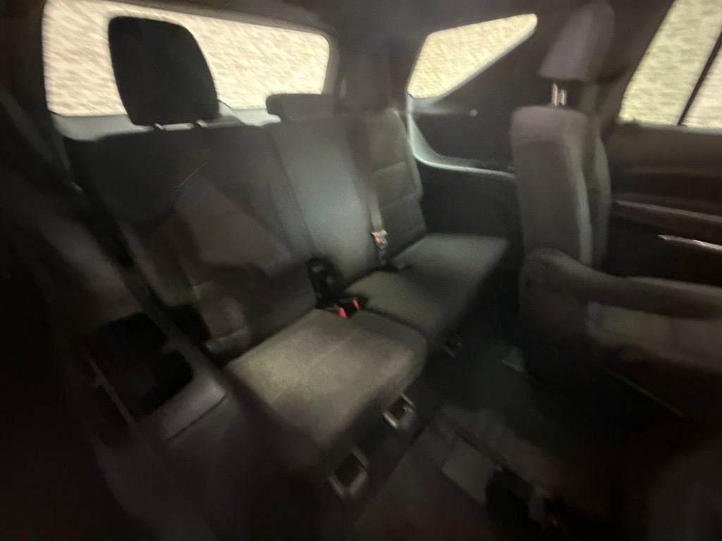 Used 2024 Chevrolet Traverse LT FWD image 13