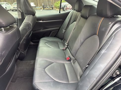 Used 2020 Toyota Camry XLE image 12