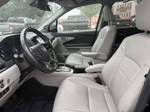 Used 2019 Honda Pilot Touring image 15