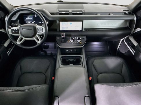Used 2024 Land Rover Defender 110 X-Dynamic SE AWD/4WD image 13