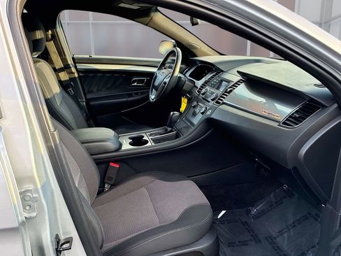 Used 2018 Ford Taurus SEL image 9