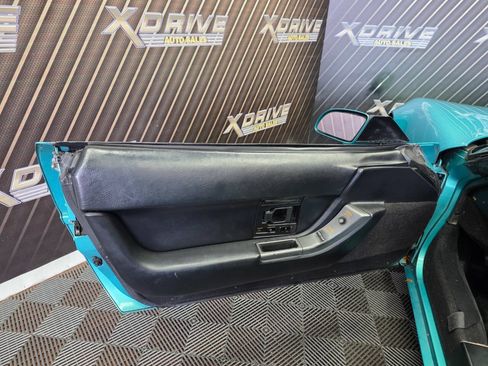 Used 1991 Chevrolet Corvette Convertible RWD image 29