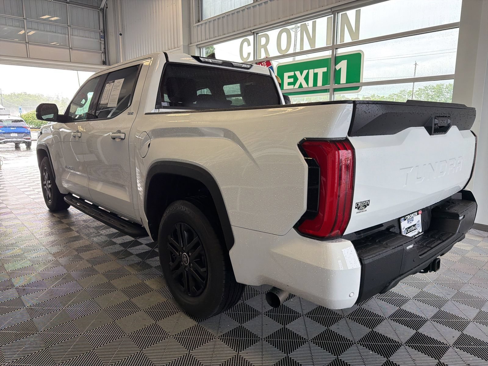 Used 2023 Toyota Tundra SR5 w/ SR5 Premium Package RWD image 4