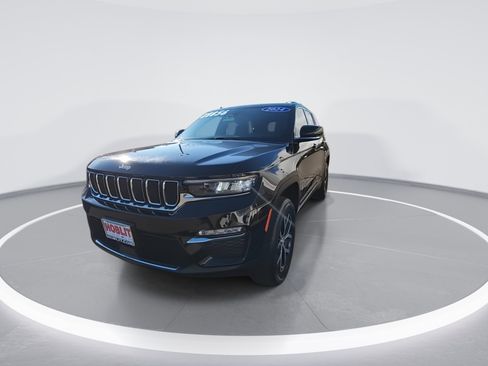 Certified 2024 Jeep Grand Cherokee Limited image 4