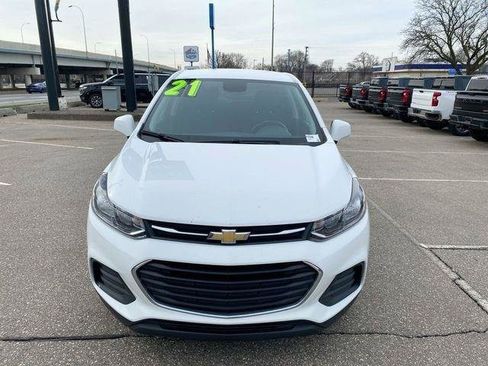 Used 2021 Chevrolet Trax LS w/ Tint and Cruise Package FWD image 25