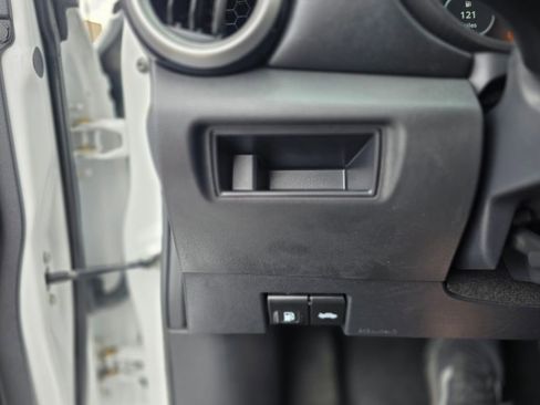Used 2025 Nissan Versa SR w/ Trunk Package FWD image 35