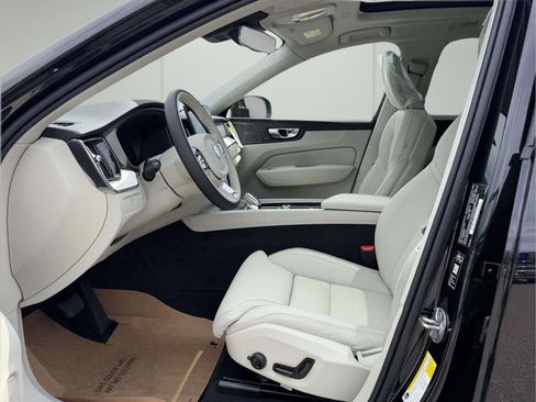 New 2026 Volvo XC60 B5 Ultra w/ Climate Package AWD/4WD image 15