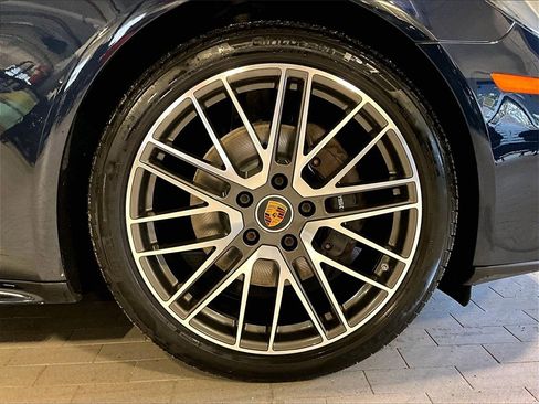 Certified 2022 Porsche Panamera 4 Platinum Edition image 14
