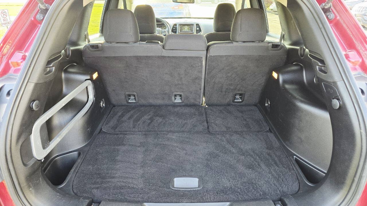 Used 2015 Jeep Cherokee Latitude w/ Cold Weather Group AWD/4WD image 13