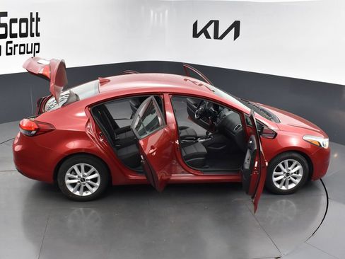 Certified 2017 Kia Forte S FWD image 32