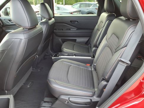 Used 2023 Nissan Pathfinder Rock Creek AWD/4WD image 6