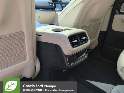 Used 2020 Mercedes-Benz GLS 450 4MATIC image 27