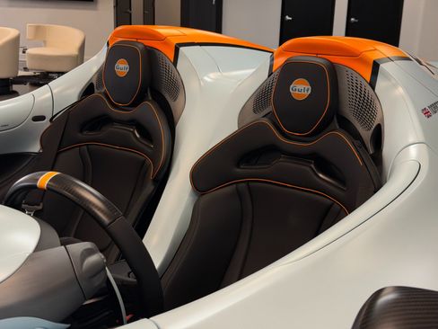 Used 2021 McLaren Elva RWD image 6