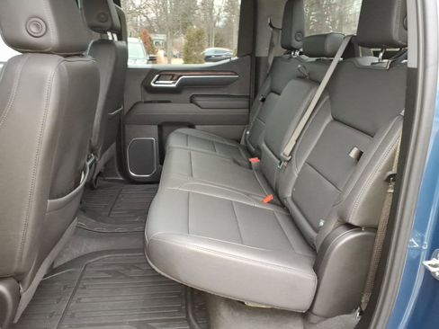 Used 2024 GMC Sierra 1500 SLT w/ SLT Convenience Package image 6