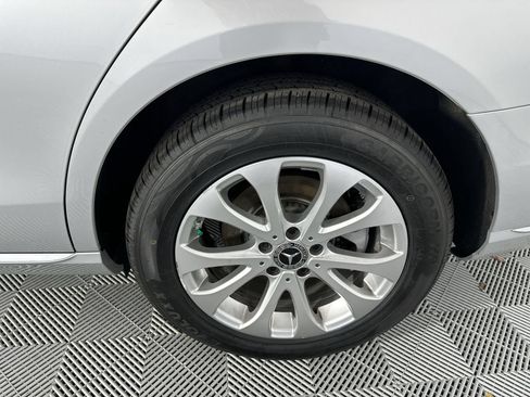 Used 2018 Mercedes-Benz E 300 4MATIC w/ Premium 2 Package (Q02) image 10