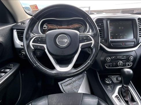 Used 2015 Jeep Cherokee Trailhawk w/ Comfort/Convenience Group AWD/4WD image 8