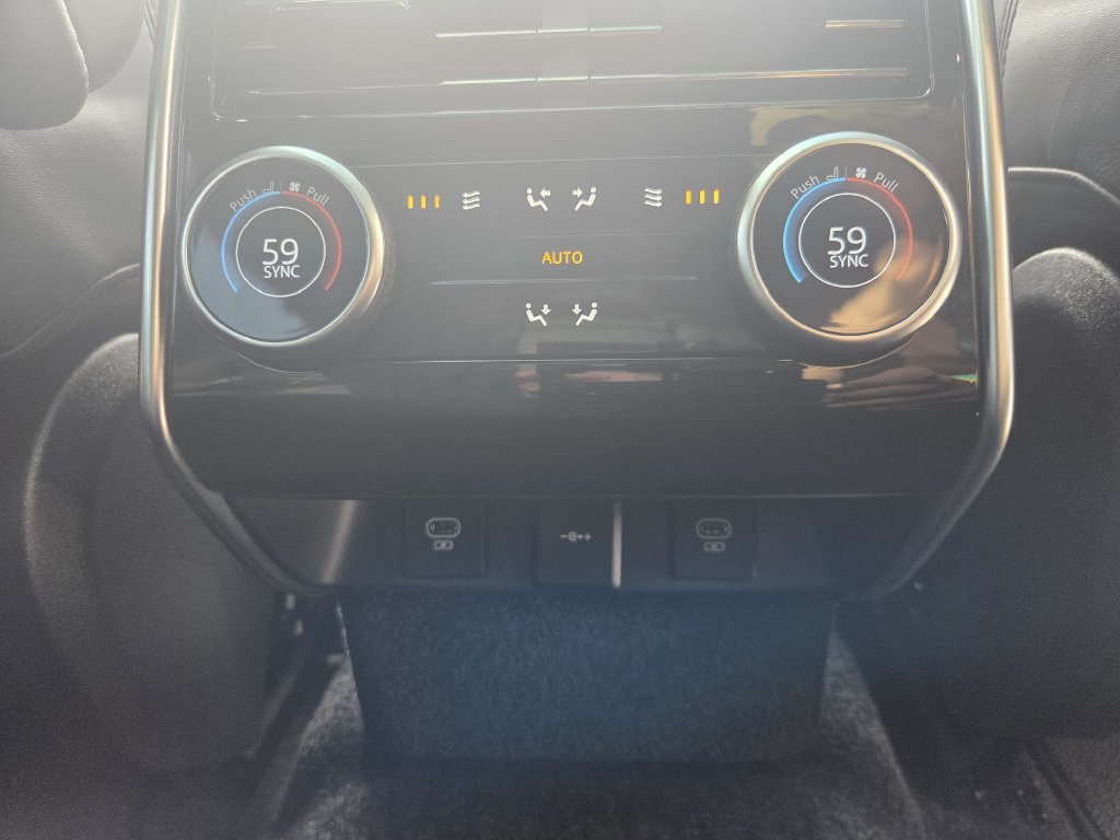 Used 2023 Land Rover Range Rover SE AWD/4WD image 36