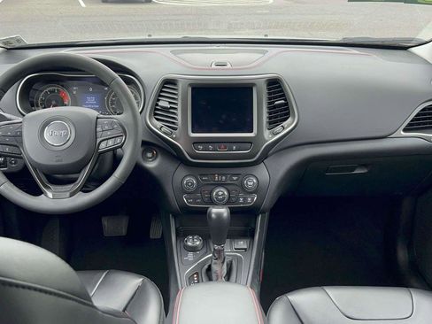 Used 2023 Jeep Cherokee Trailhawk AWD/4WD image 27