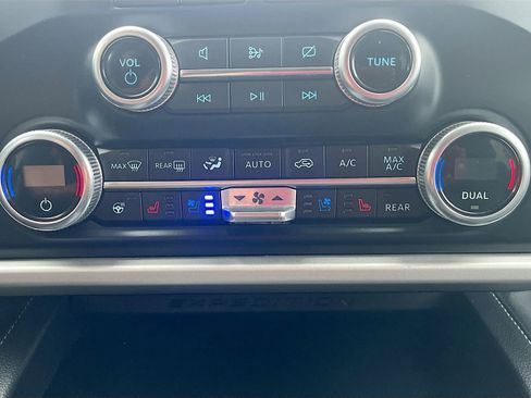Used 2024 Ford Expedition XLT RWD image 16