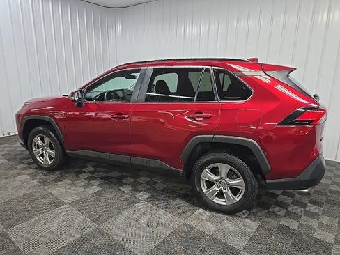 Used 2022 Toyota RAV4 XLE AWD/4WD image 4