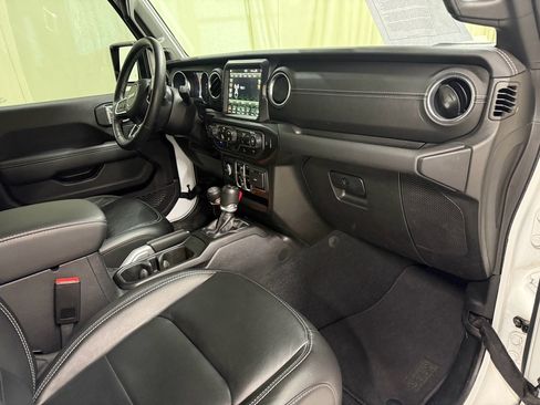 Used 2023 Jeep Wrangler Sahara w/ Cold Weather Group image 14