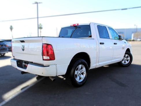Used 2017 RAM 1500 Express RWD image 3