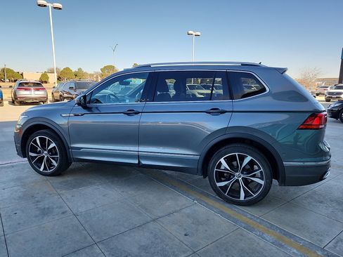 Used 2023 Volkswagen Tiguan SEL R-Line image 4