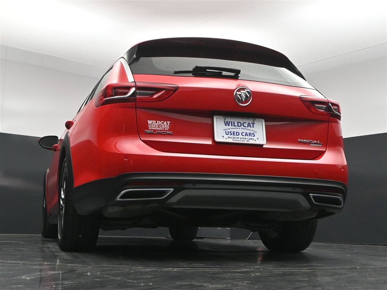 Used 2018 Buick Regal Preferred w/ Sights and Sounds Package AWD/4WD image 34