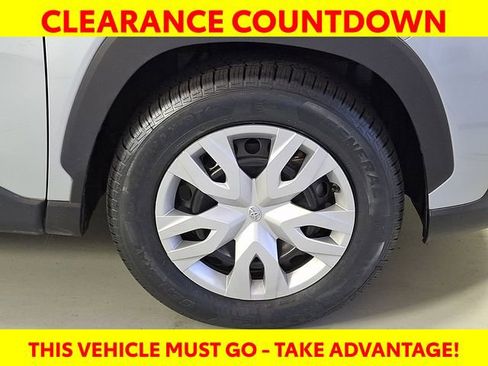 Used 2023 Toyota Corolla Cross L image 9