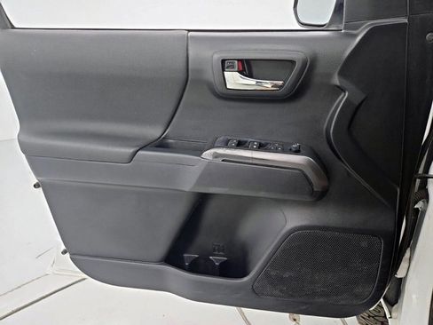 Used 2020 Toyota Tacoma TRD Sport image 8