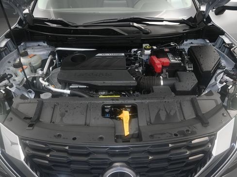 Used 2023 Nissan Rogue SV AWD/4WD image 16