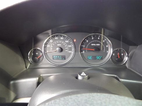 Used 2006 Jeep Commander Limited w/ Trailer Tow Group IV image 22