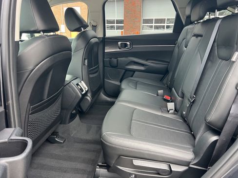 Certified 2024 Kia Sorento S image 24