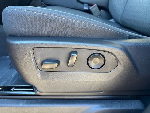 Used 2025 GMC Sierra 1500 Elevation image 39