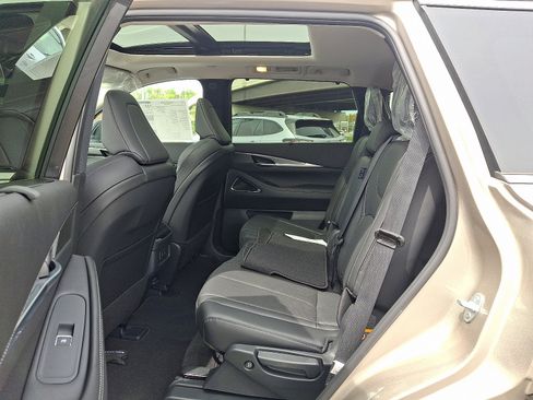 New 2026 INFINITI QX60 Luxe w/ Cargo Package AWD/4WD image 5