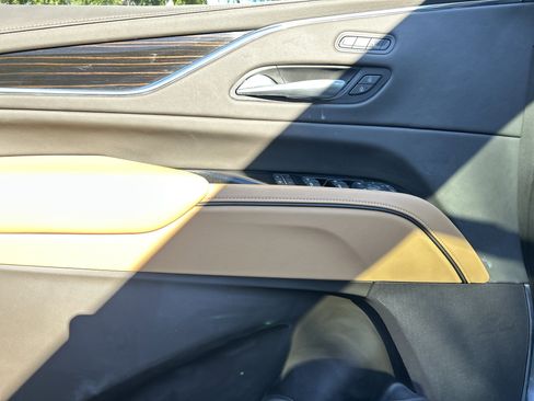 Used 2024 Cadillac Escalade ESV Premium Luxury w/ Performance Package image 17