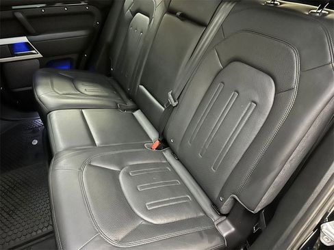 Used 2020 Land Rover Defender 110 First Edition image 28