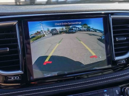 Used 2025 Chrysler Pacifica Limited FWD image 22