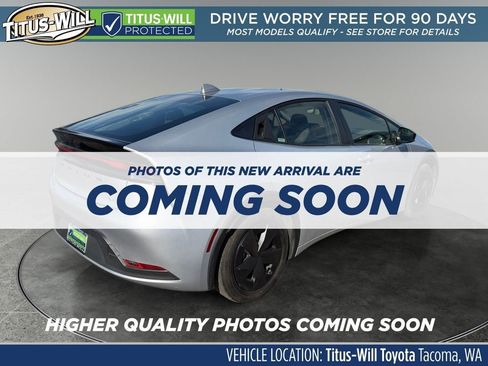 Used 2025 Toyota Prius LE FWD image 4