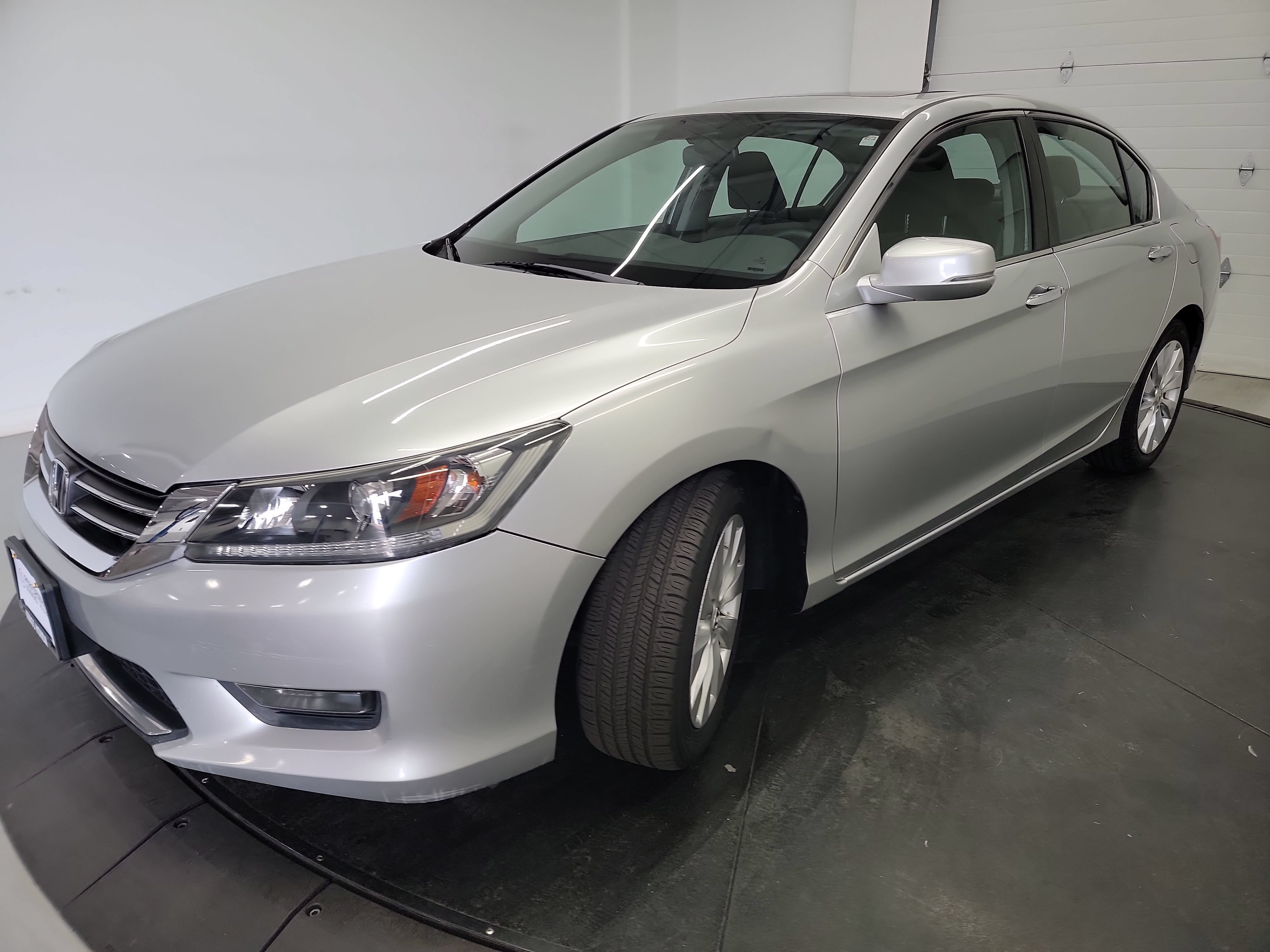 Used 2015 Honda Accord EX image 3
