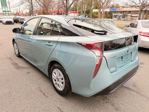 Used 2016 Toyota Prius Two image 9