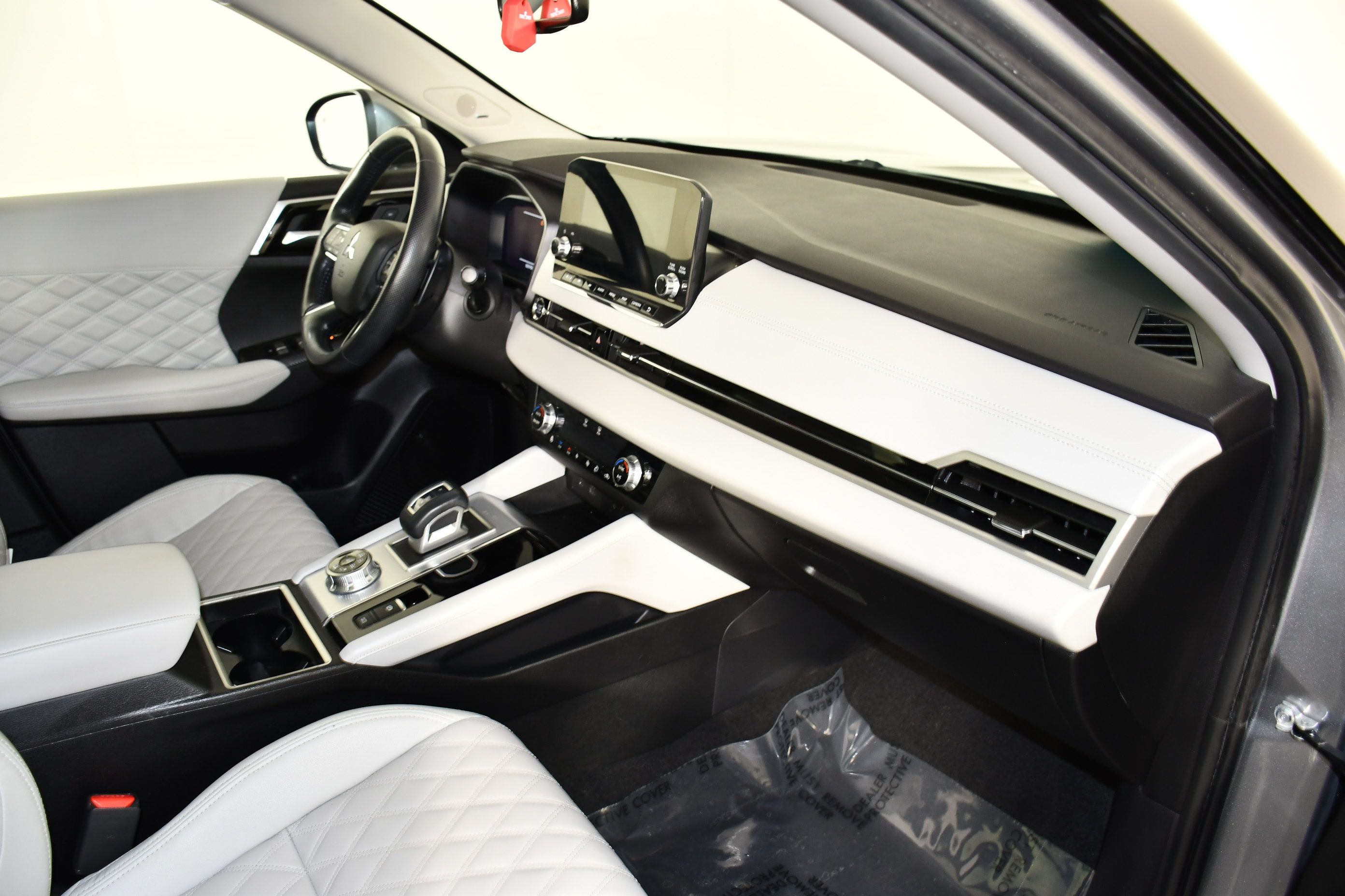 Used 2024 Mitsubishi Outlander SEL AWD/4WD image 40