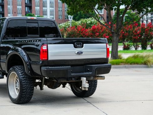 Used 2014 Ford F350 Platinum w/ FX4 Off-Road Package AWD/4WD image 23